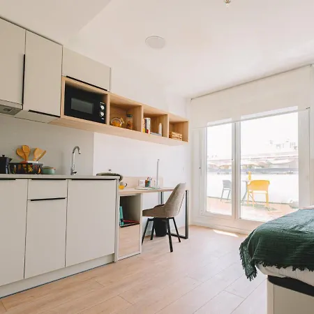 Yugo Apartment *